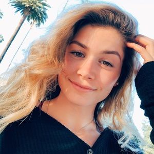 Meet your Posher, Claire